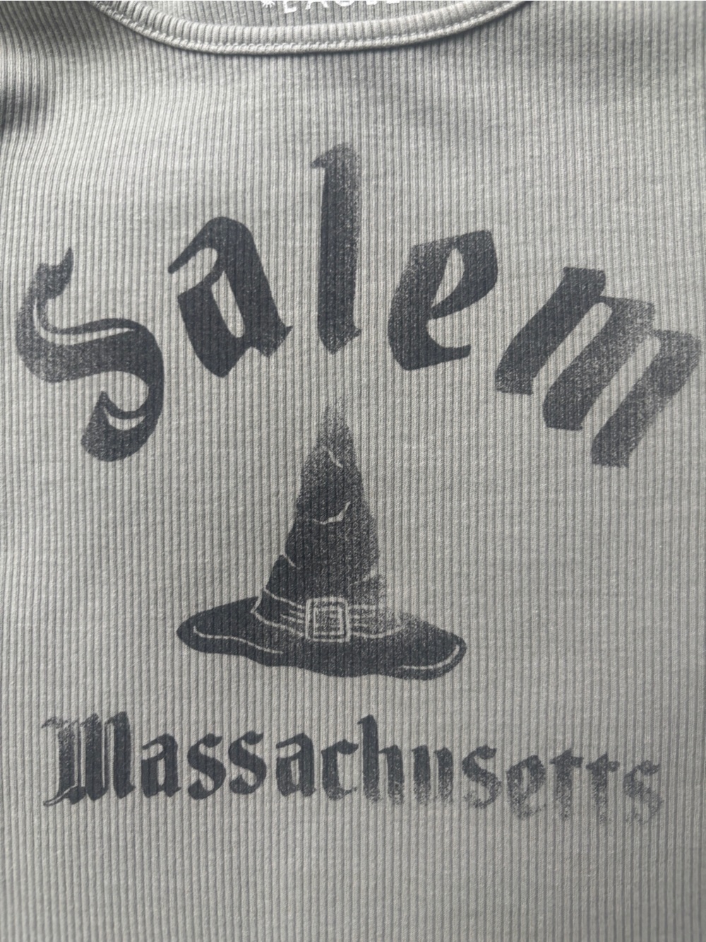 American Eagle Outfitters Olive Green Salem Graphic Short Sleeve Tee - Picture 4 of 5